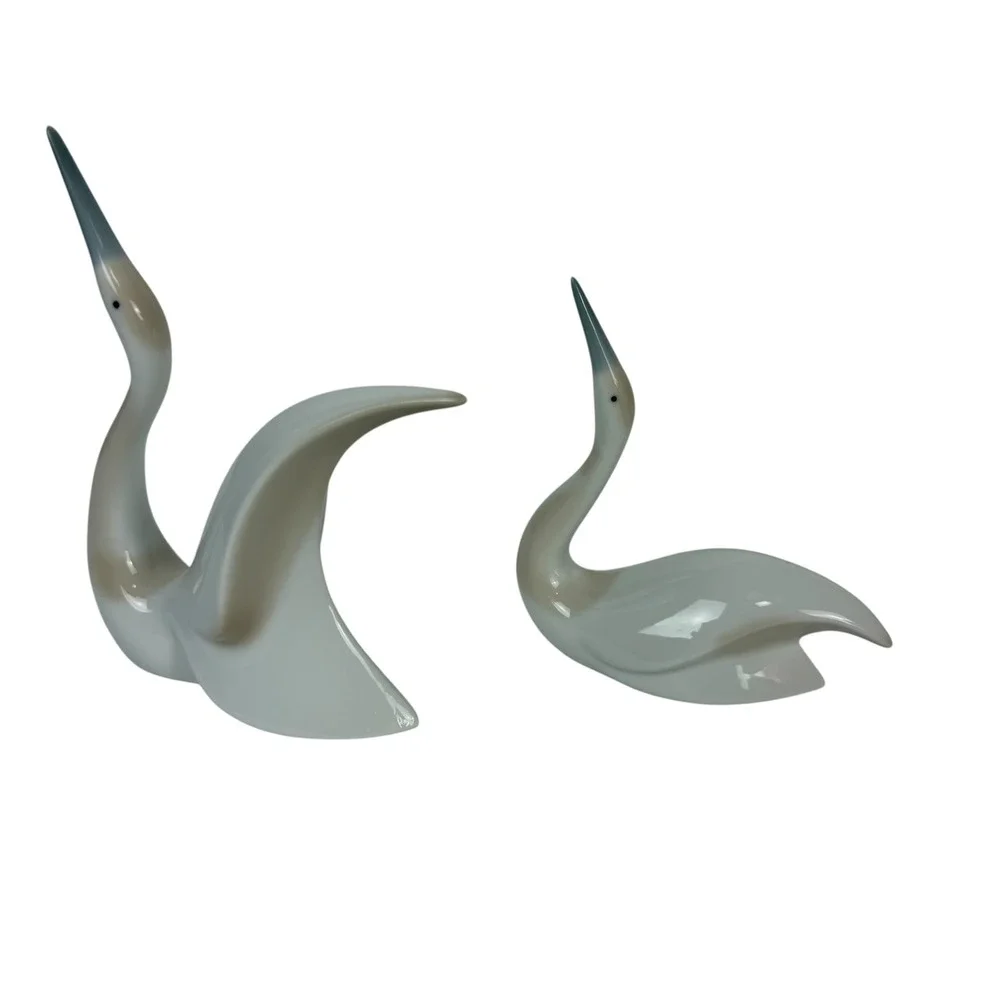 Rare Vintage Mid Century Modern Swan Figurines‎ Set/2 Gray White Blue Beaks